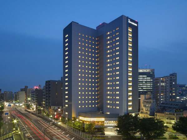 東京 ホテル プール 混雑