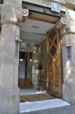 HOSTAL CIUDAD CONDAL hostal ciudad condal:
