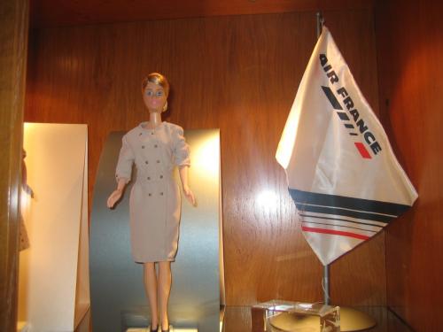 エールフランス : 航空ファン必見！！世界のキャビンアテンダント人形まとめ - NAVER まとめ