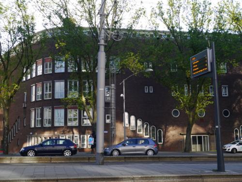 そして周りはオシャレな建物