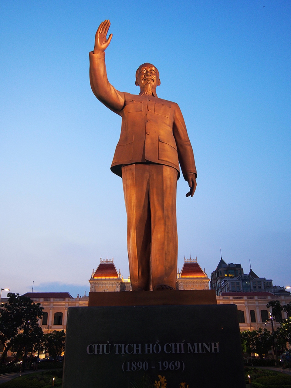 ホーチミン像 クチコミガイドフォートラベル Ho Chi Minh Statue ホーチミン