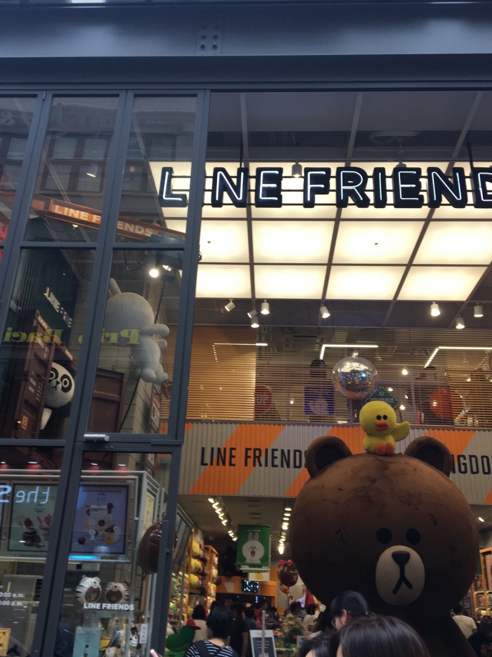 LINEフレンズストア (フラッグシップ明洞店) クチコミガイド【フォートラベル】LINE FRIENDS STORE (Myongdong)ソウル